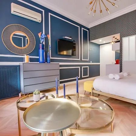 The Napoleon Suite On Champs-Elysees פריז