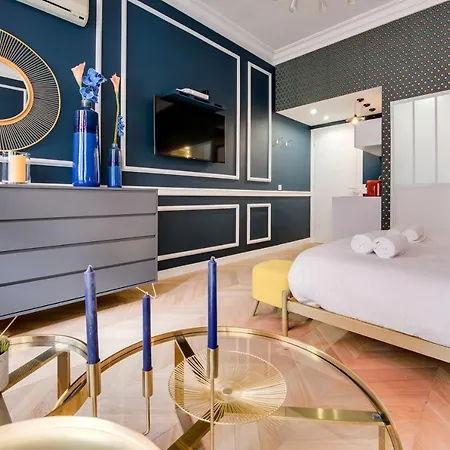 The Napoleon Suite On Champs-Elysees